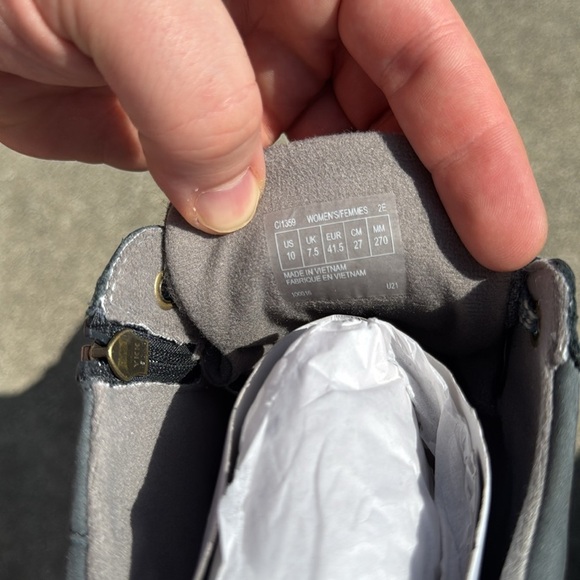 Aravon Women's Rev Stridarc Waterproof Low Boots - Picture 10 of 11